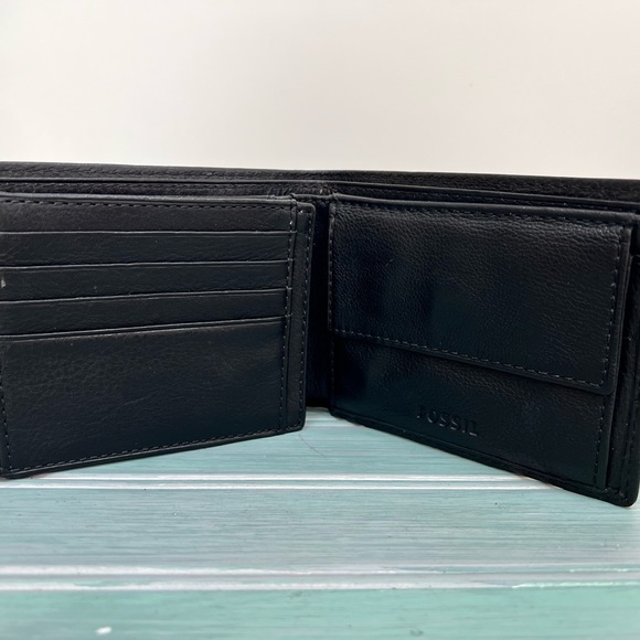 Fossil Tri-Fold Men’s Leather Wallet - Picture 6 of 16